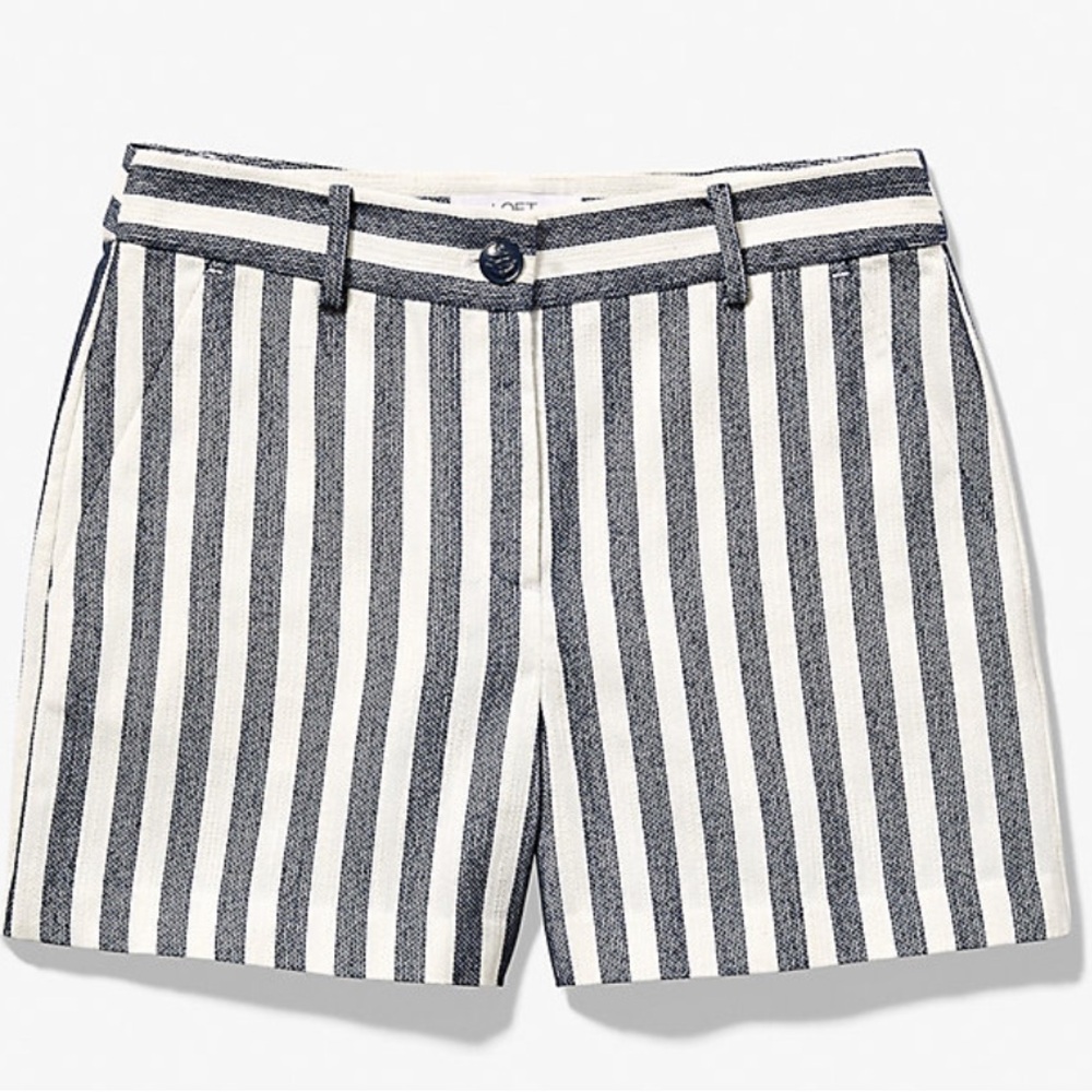 Loft Riviera Shorts Striped Texture.  Size 8. Navy/white.